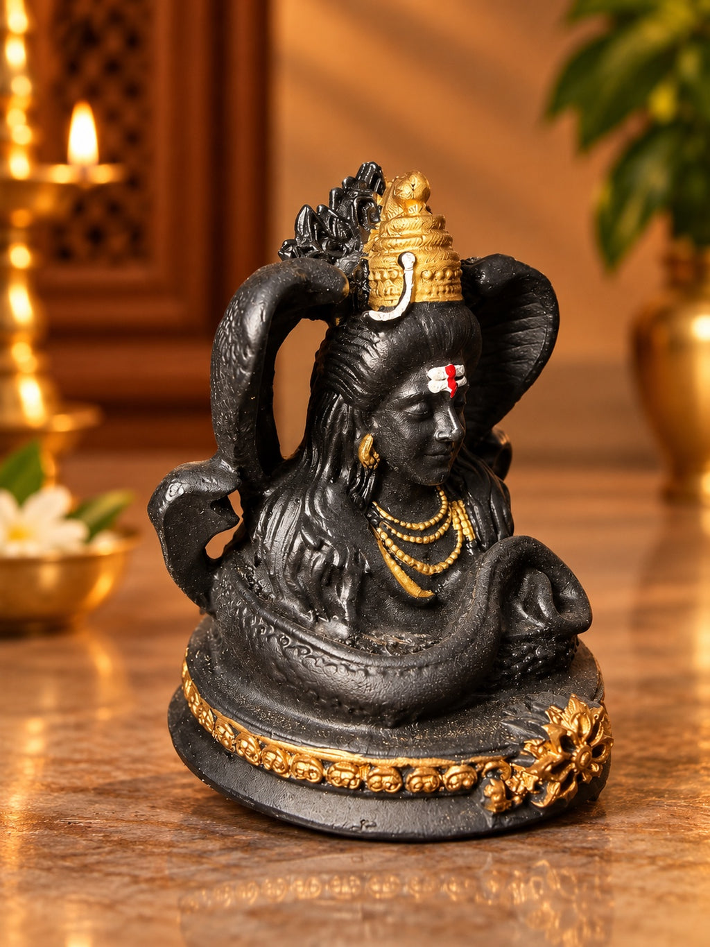 Naga Bhushana Shiva three-quarter view